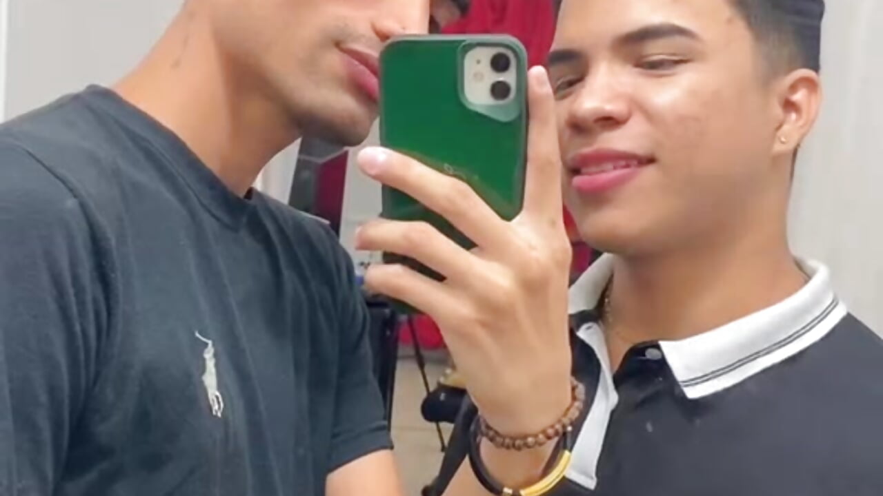 WhatsApp Video 2026-05-08 at 11,47,44 PM – video af Gay_Red_Room cam-model
