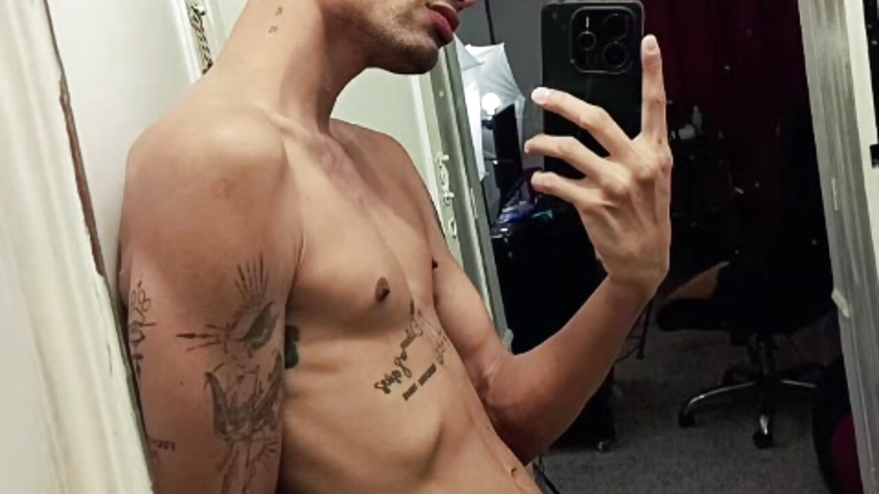 WhatsApp Video 2026-05-09 at 12,00,46 AM – video af Gay_Red_Room cam-model