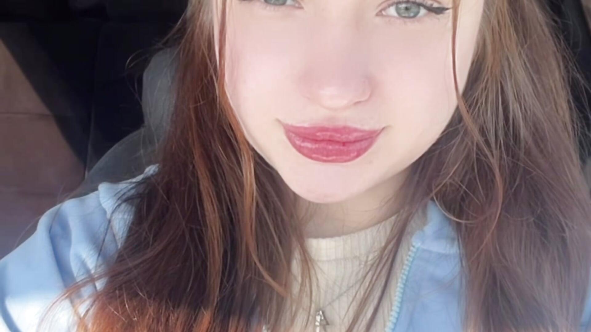 C5361DA2-0CEE-4EEC-A82C-109BBBD8E968 – video af SofaLav cam-model