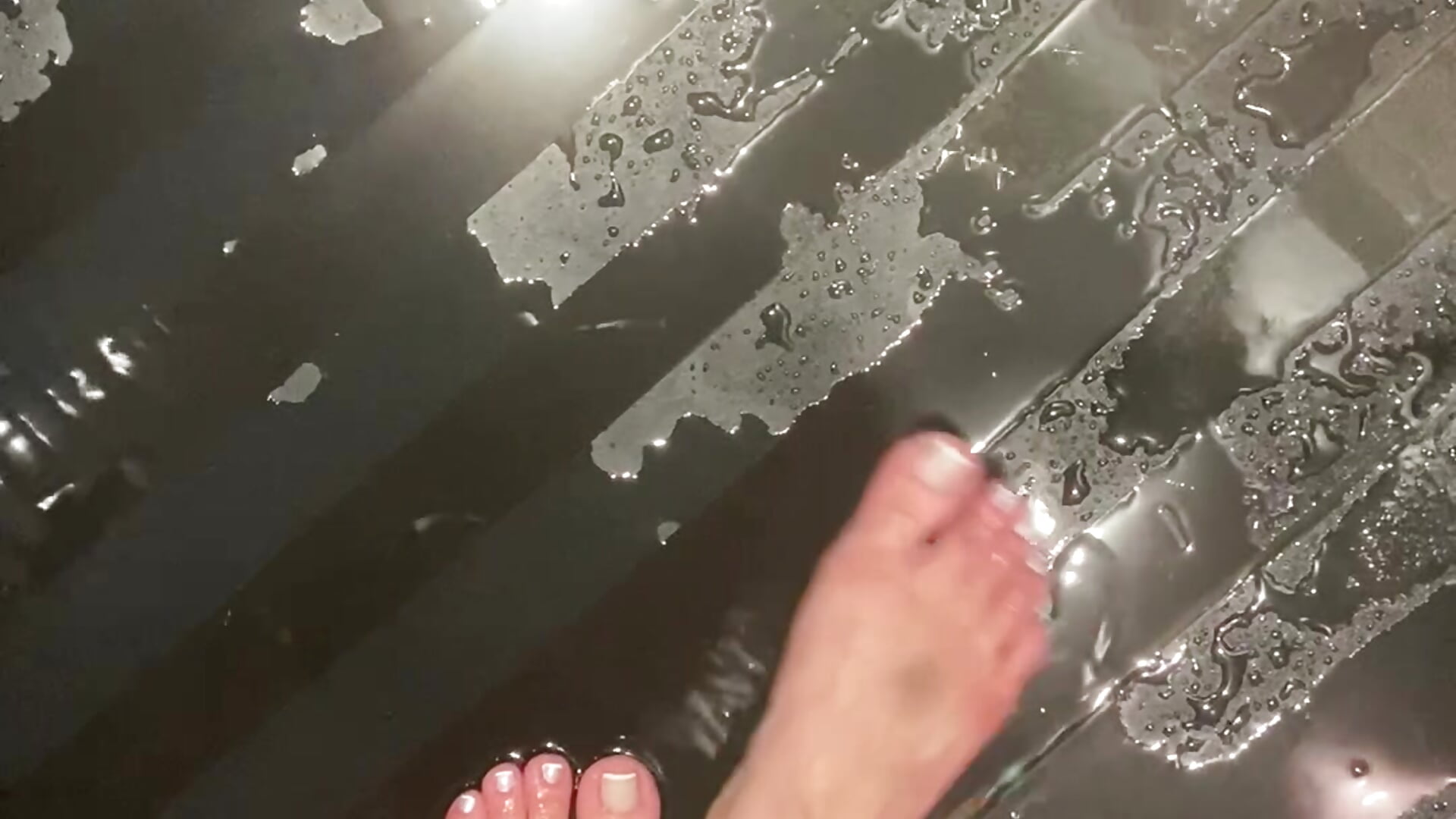 Pezinho molhado 💦 – video modela na kameri PutaYasmim