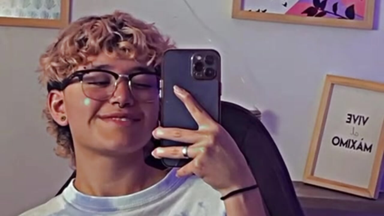 You like my short hair? – video od webkamerové modelky jeroharper_