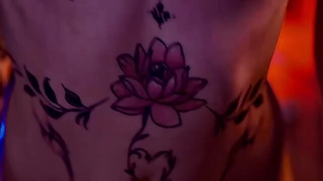 A little bit of tease for you 💋 — filmik SiennaSyn, modela(-lki) na kamerkach