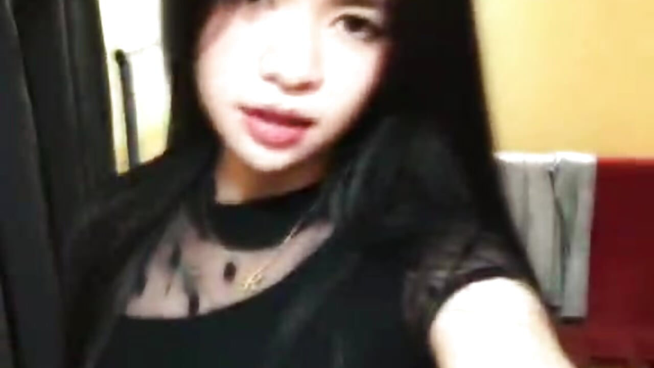 🫦 - video oleh Luna_Moonfang kamera model