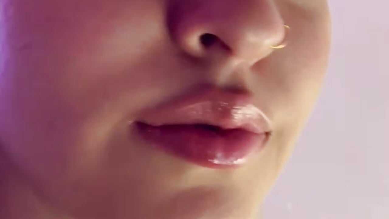 🔥Piercing🔥 – video modela na kameri saradiazxxx
