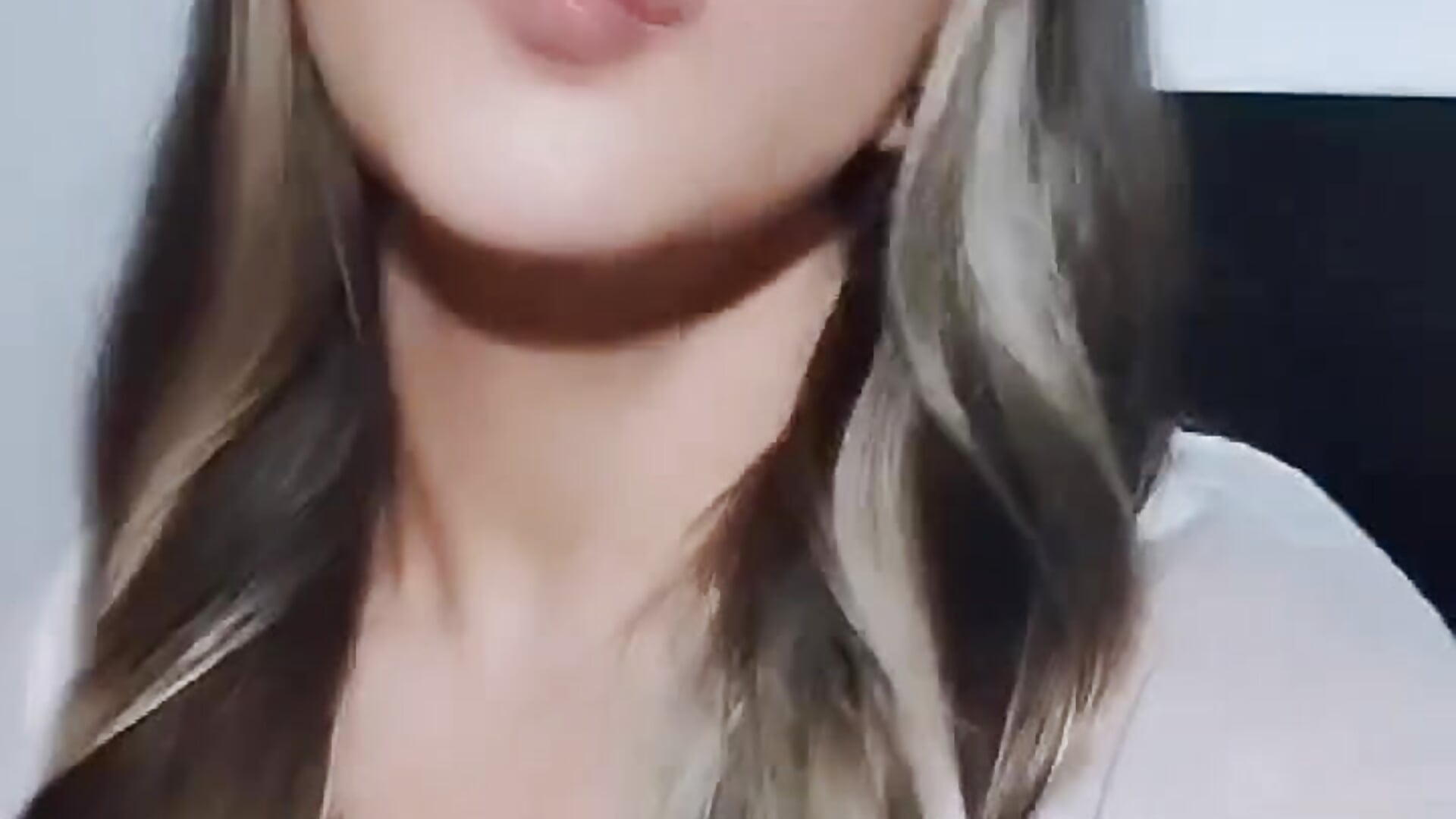 Kiss me - video by saradiazxxx cam model