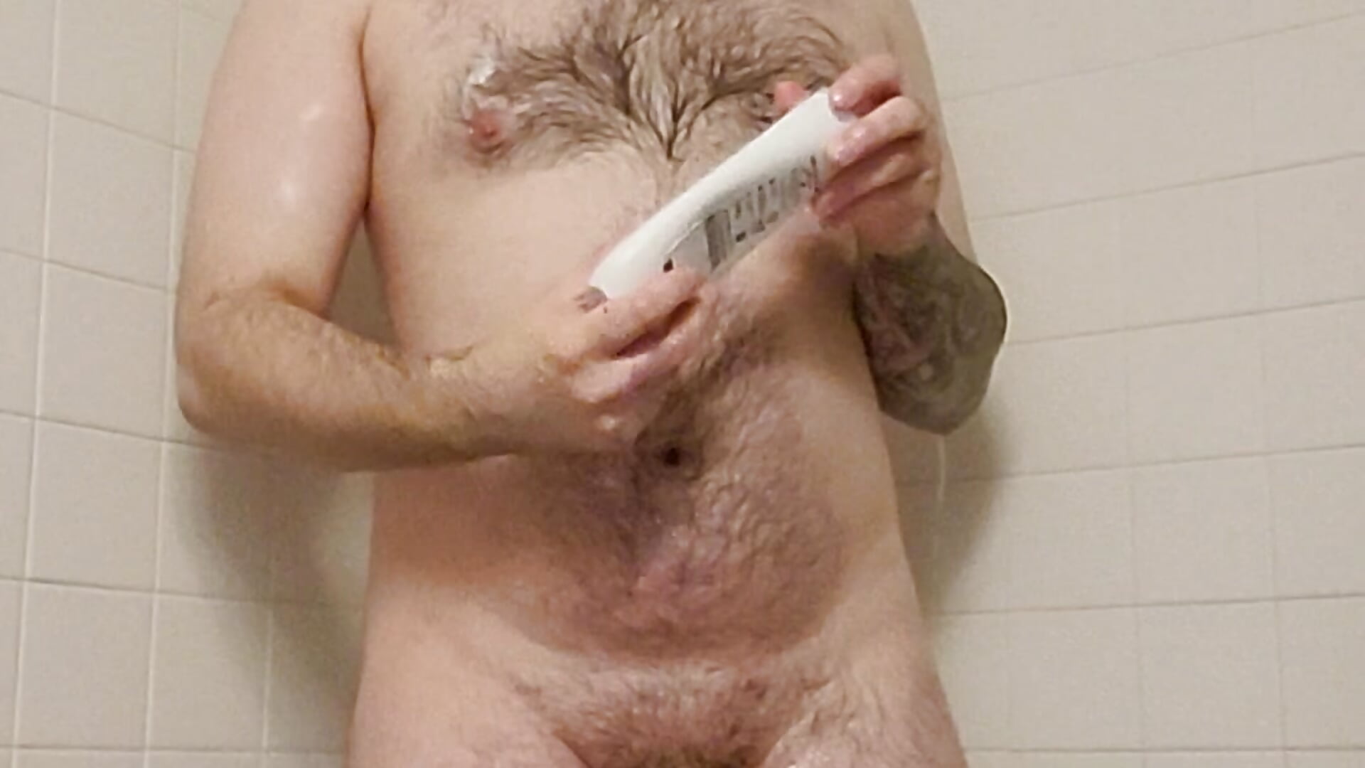 I GOT HORNY IN THE SHOWER 🚿 🤭...SO I FINISHED!!! - فيديو من ApexPuppy موديل الكام