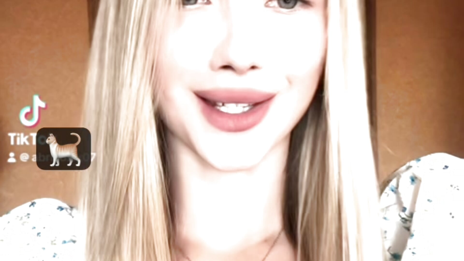 heeeeeeeey - clip cu BeulahJustason model videochat