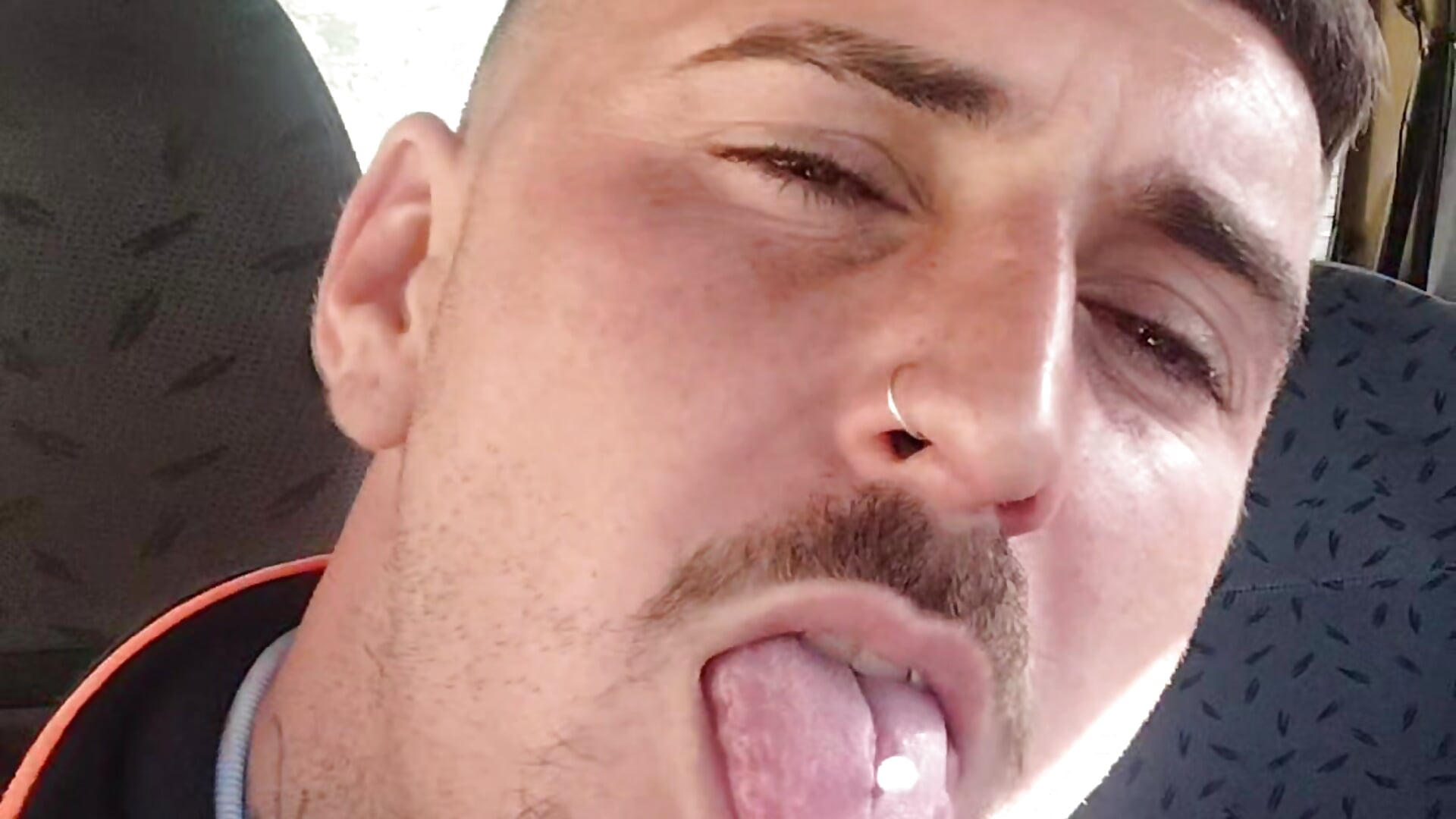 1000081492 — filmik pingachica77, modela(-lki) na kamerkach