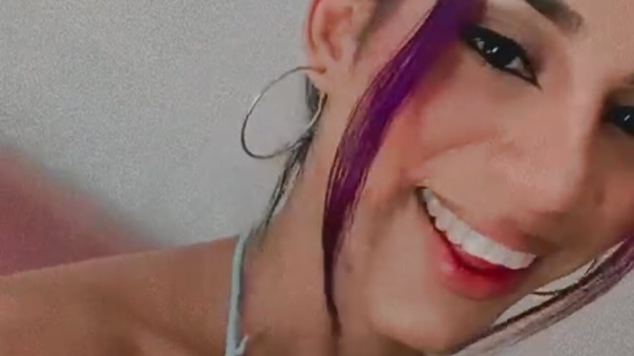 WhatsApp Video 2025-07-20 at 1.58.58 PM.mp4 - vídeo de la modelo de cam Camila_Oficial21