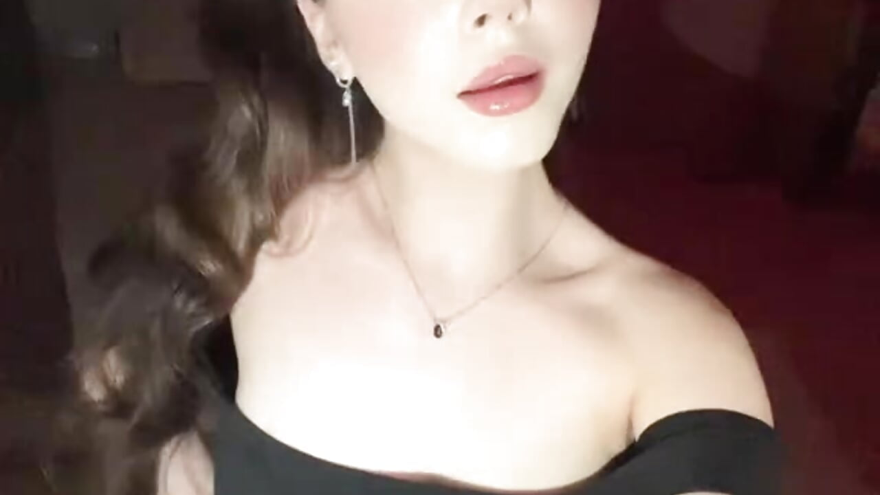 Does this site have recommends?😅 - adelecloud 캠 모델의 동영상