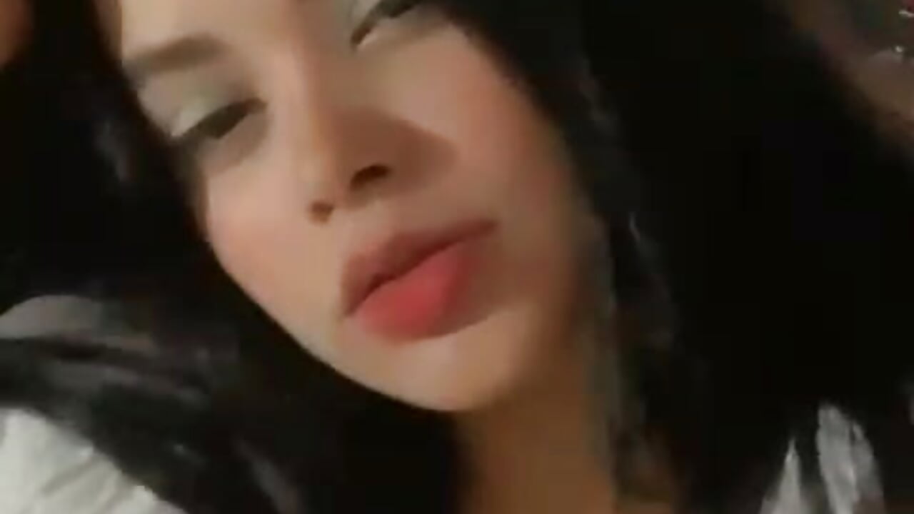 Are you coming or am I going? 🚗💨" or "What punishment are you going to give me for provoking you l - video di Alexa-Dorlan modella di cam