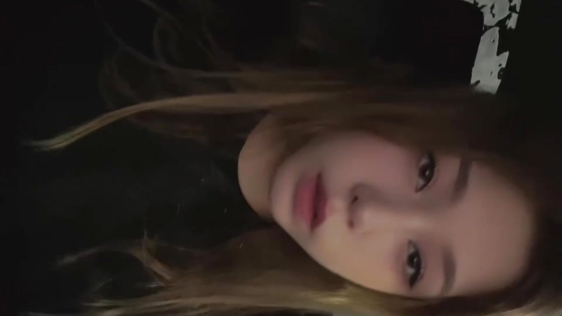 💮 – video modela na kameri aera_elese