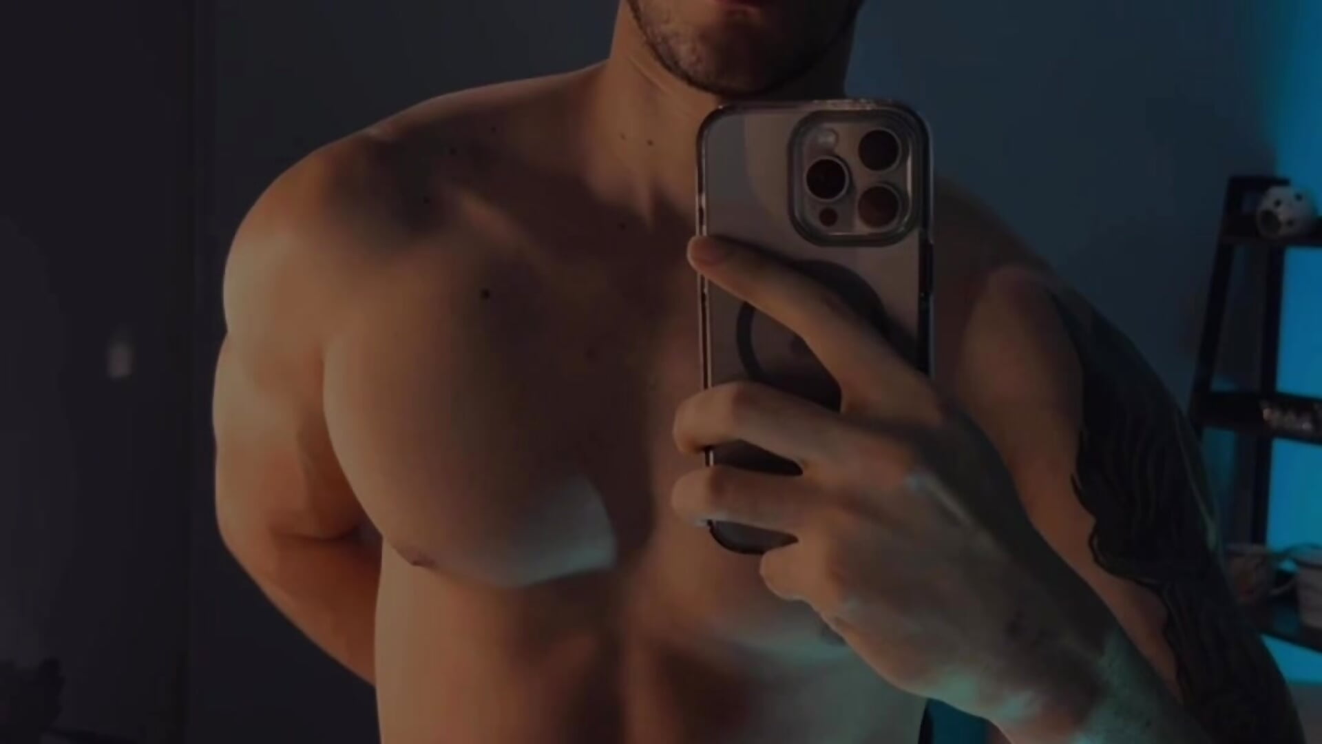 Ciao - clip cu evans_campbell1 model videochat