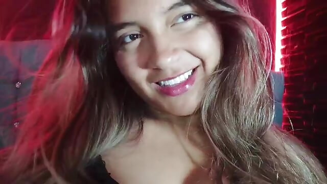 A look that doesn't ask for permission. 🔥 - video by Arabella_Fraser18 cam model
