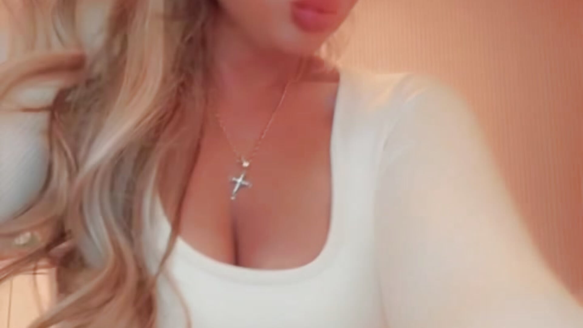 F5EAF365-4485-4D07-93A0-687F5F4385FE - video av Gypsyrose_x1 cam-modell