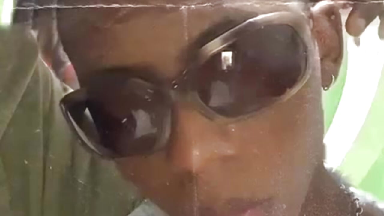 This is me wearing glasses. - відео від вебкаммоделі milo018