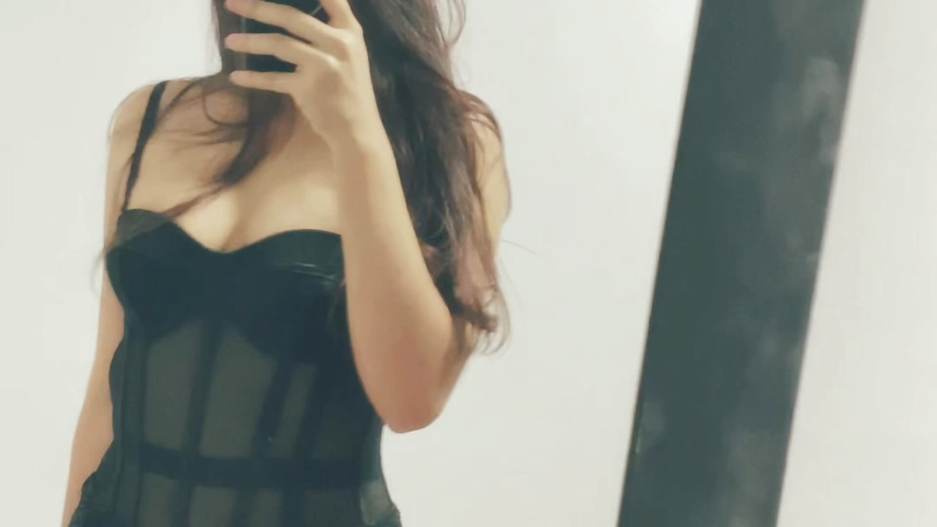 Nahomy - video di Valery_nn modella di cam