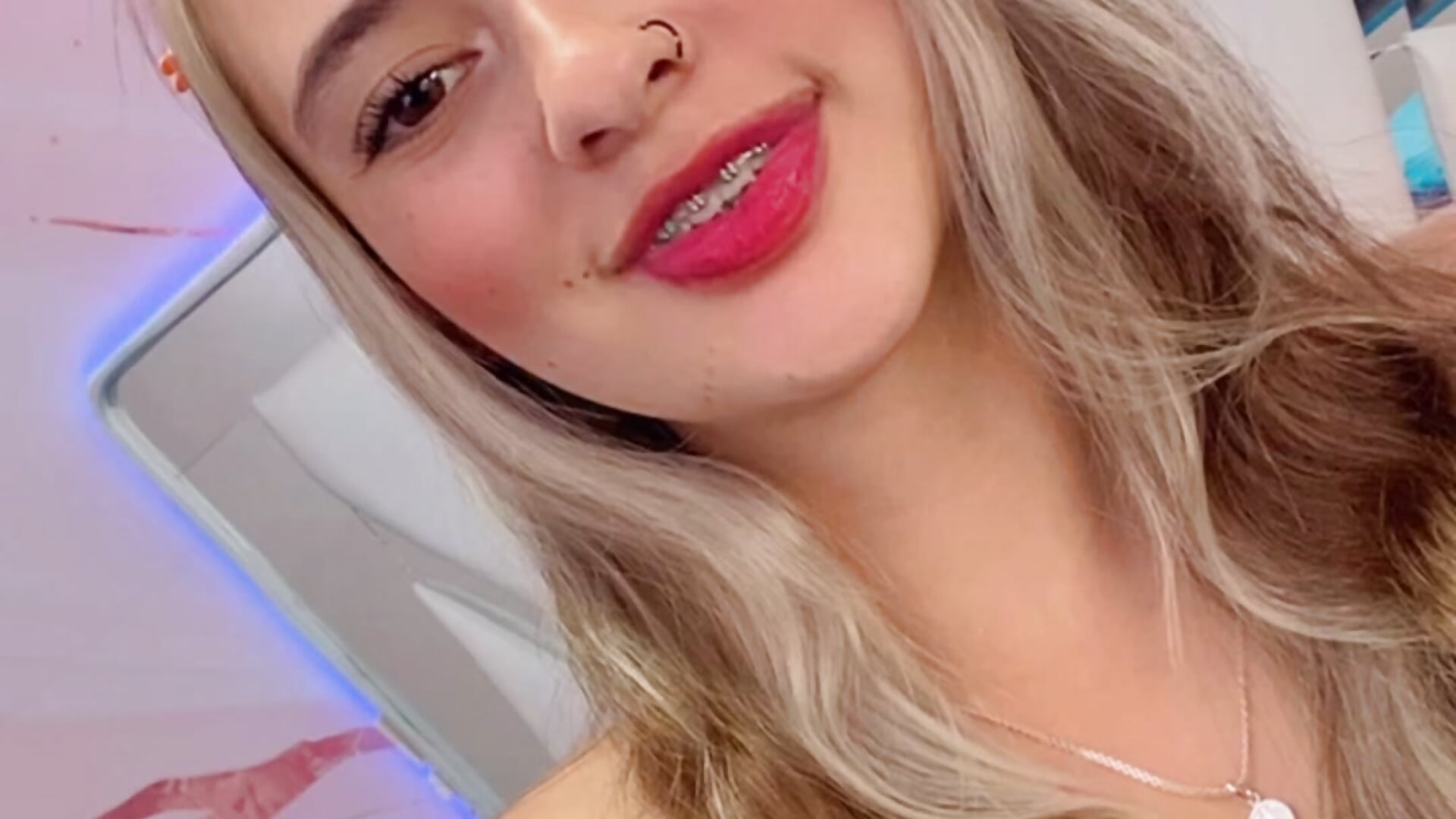 4EF8464F-8009-4B0E-B8DC-CFA152D891ED – video af KarolMadison21 cam-model