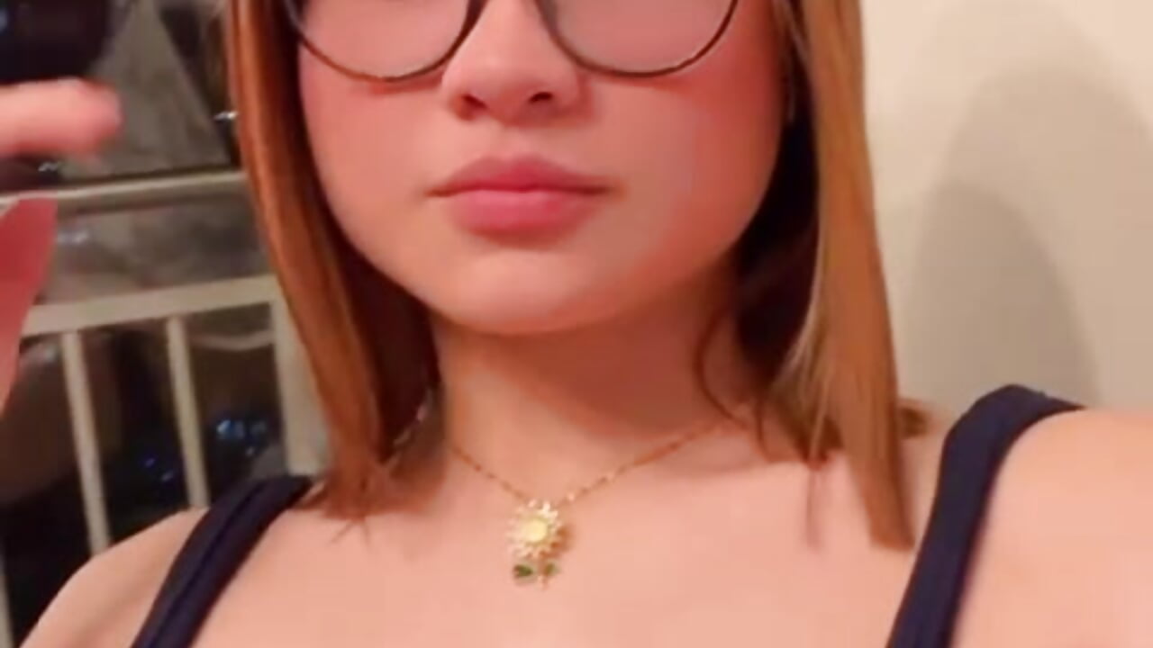 WhatsApp Video 2026-02-18 at 4,20,26 AM (1) - video od modelky/modela IvyRous