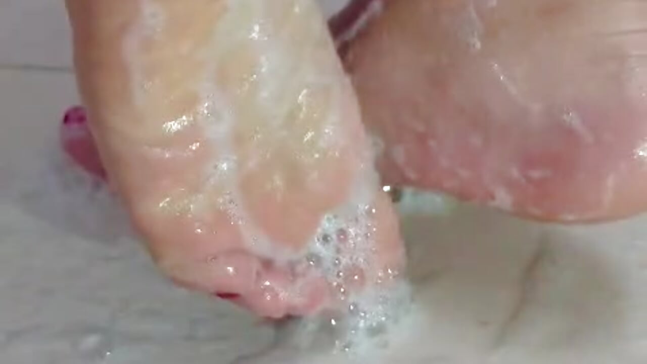 ​​​​👣​🧼​ - clip cu yissela92 model videochat