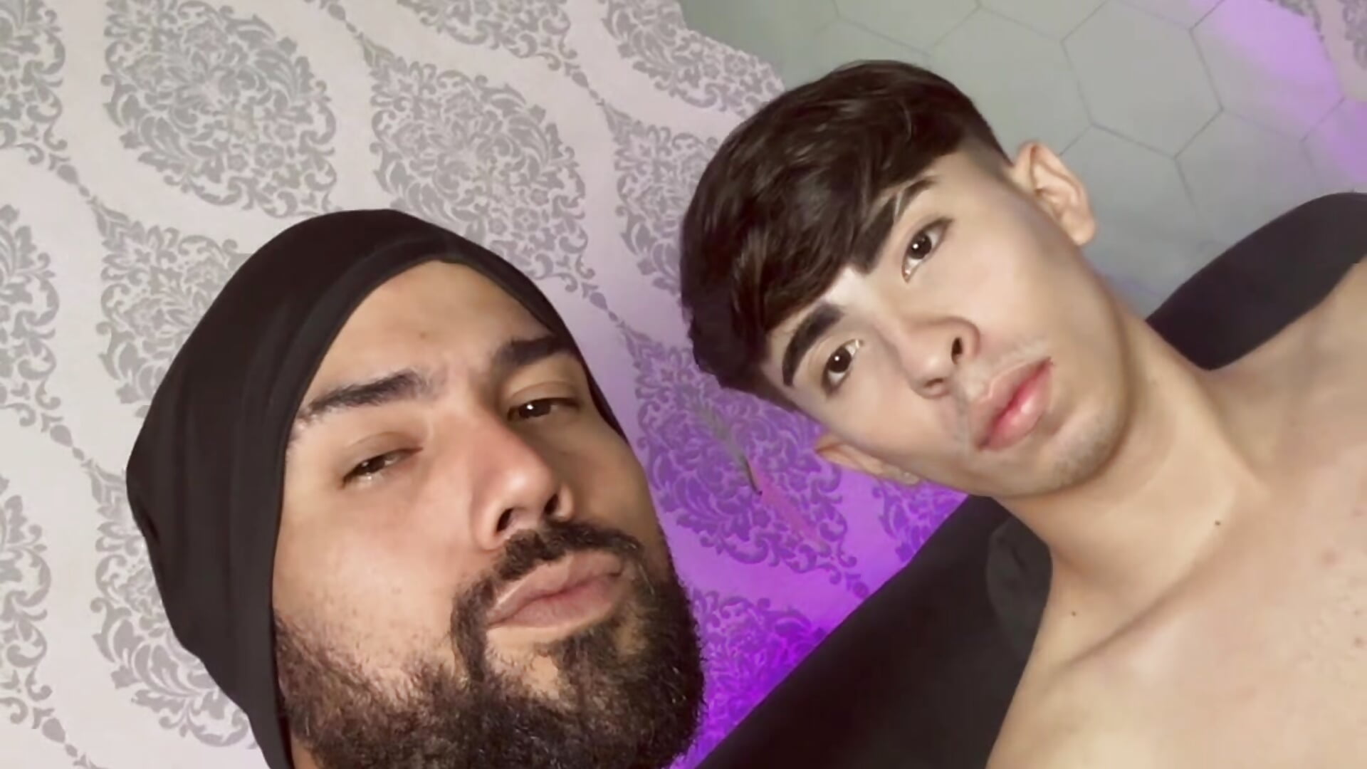 Michael_Boyss – popularni video modela na kameri 8412