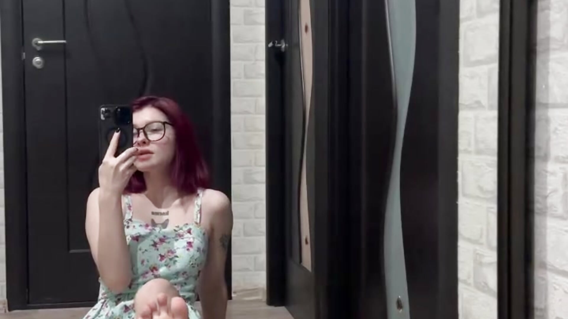 How do you like my dress and feets? - วิดีโอโดย RinaBliss โมเดลแคม