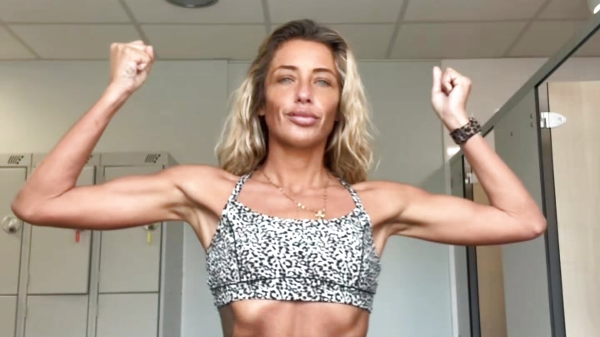 Could you be my gym partner 😈😈😈😈😈 - video van ScarlettGold_ cam-model