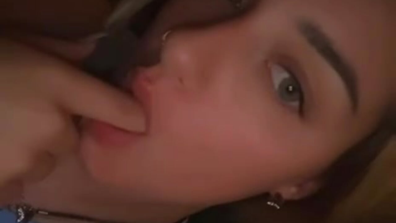 Free Clip – video od webkamerové modelky MIssYoungPinkie