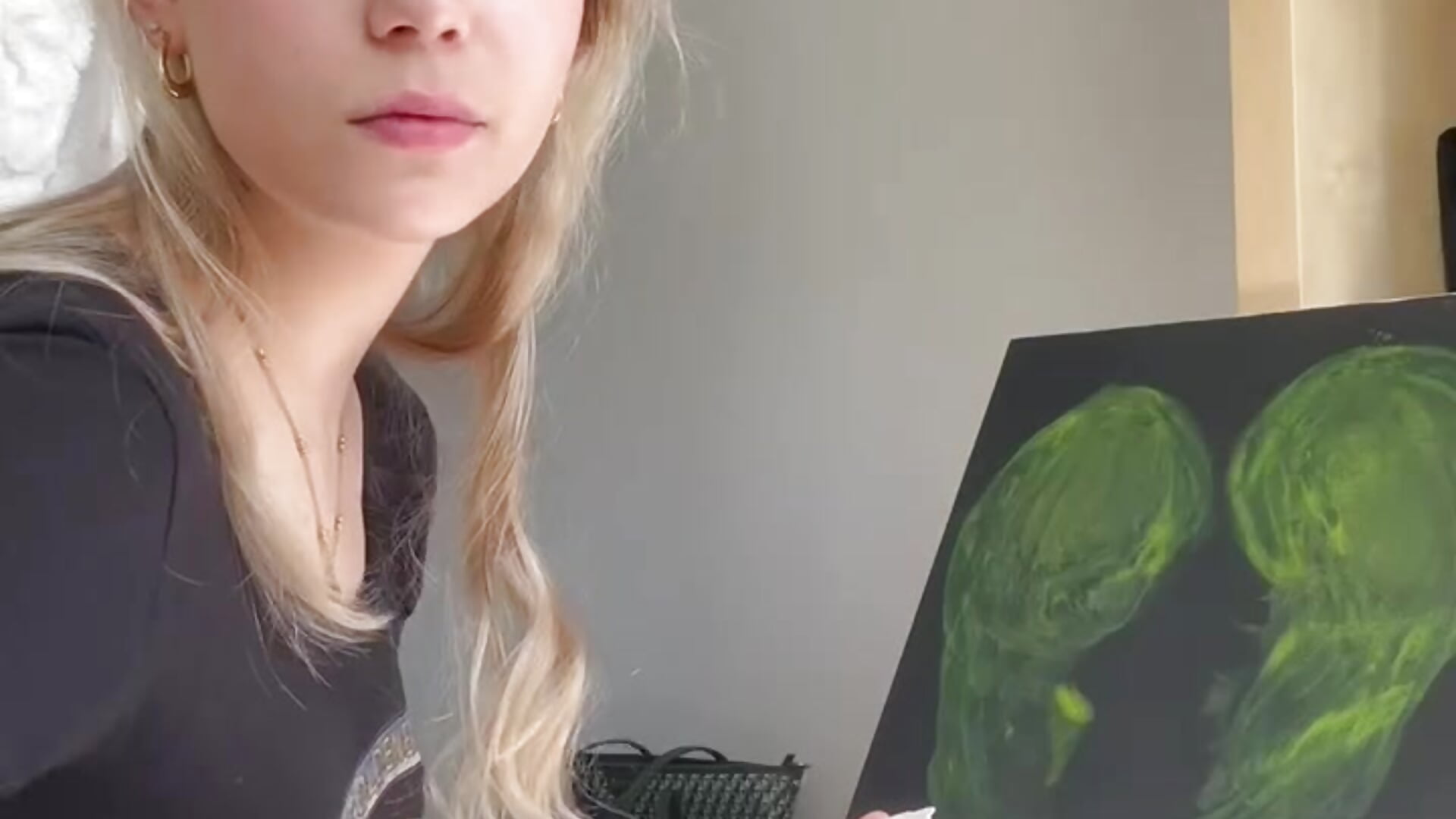 Just drawing - vídeo de la modelo de cam SourMidday