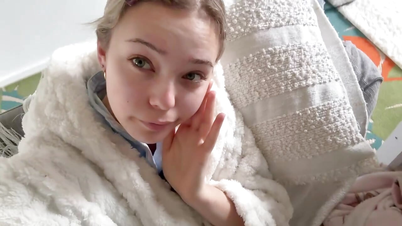 Warming myself in a robe - video by SourMidday cam model
