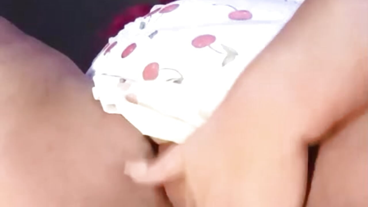 DRIPPING WET CLIMAX: WATCH ME FINGER MYSELF - video MagicCurves kameramallilta
