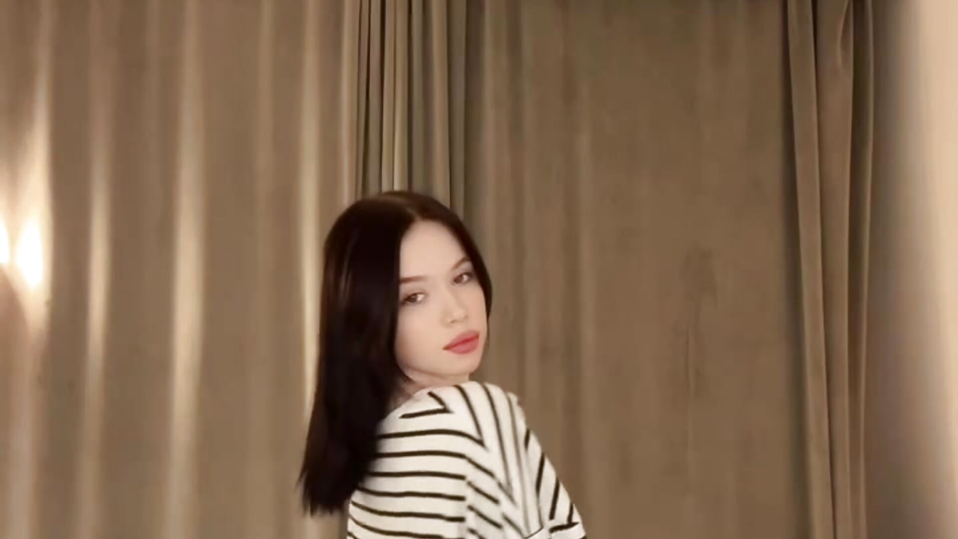 hiii – видео вебкам-модели DarkAnngell