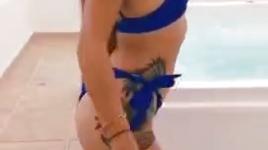 jacuzzi - فيديو من Sofiviillalva موديل الكام