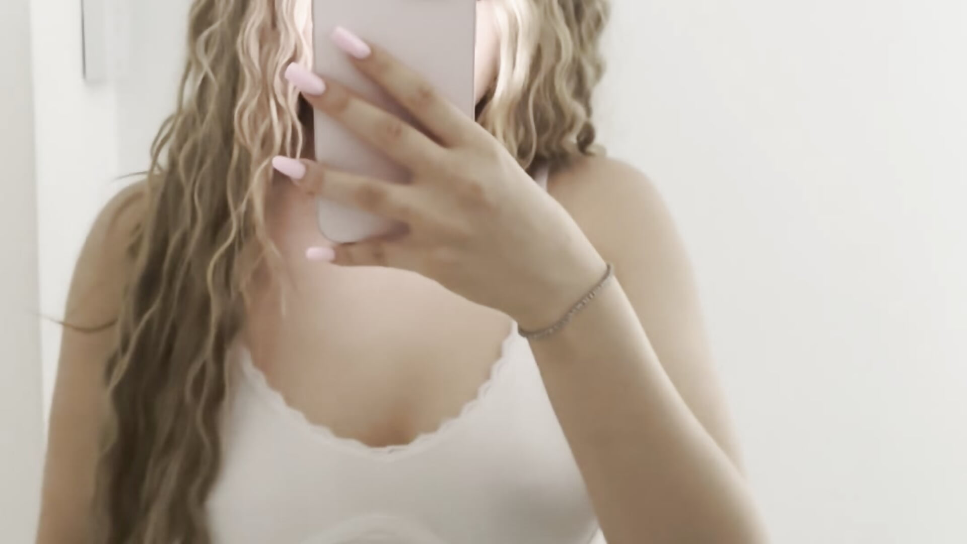 Me - відео від вебкаммоделі ElettraXX