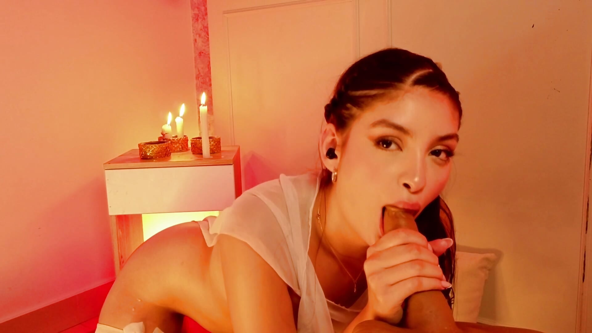 Blowjob under flame´s glow
