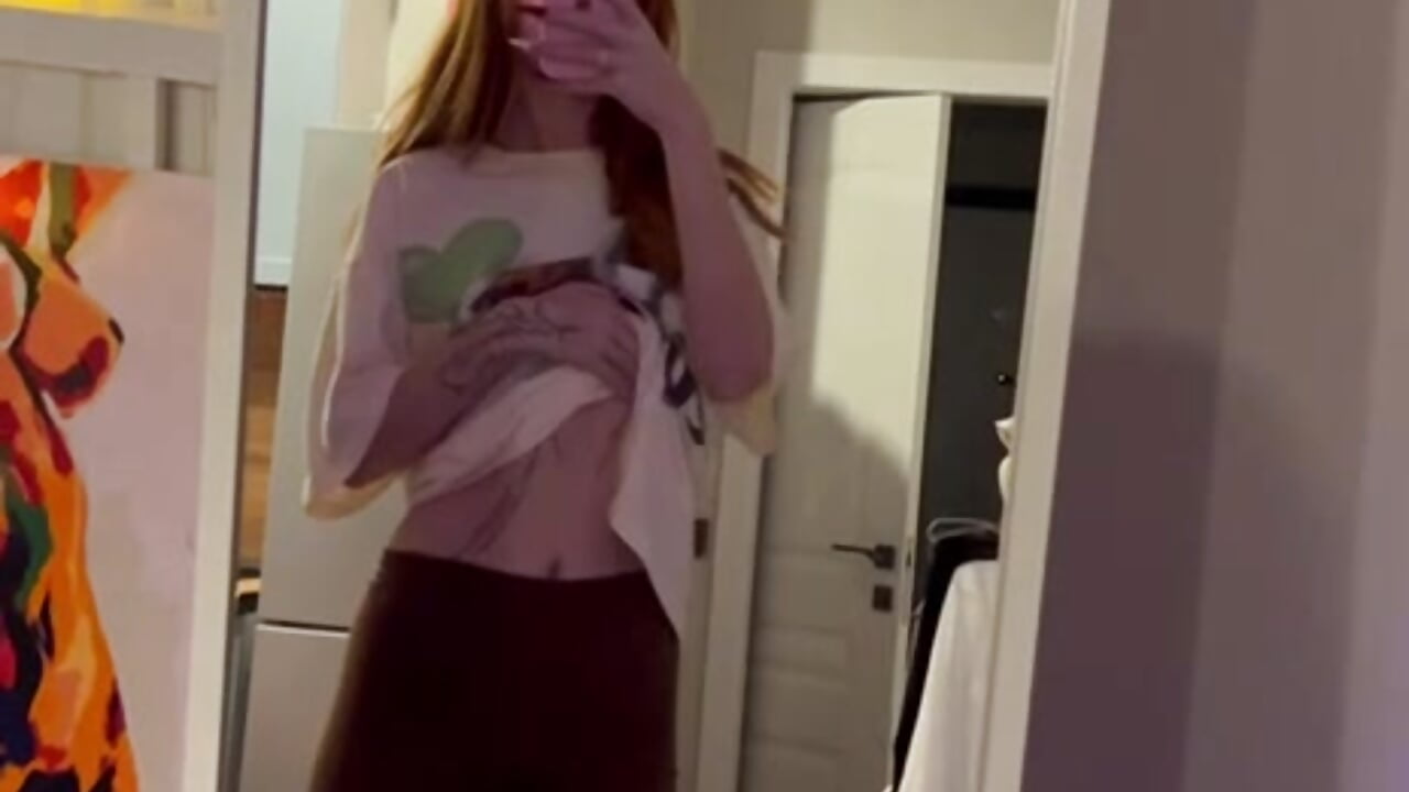 red girl - video của người mẫu cam Veneloppalife