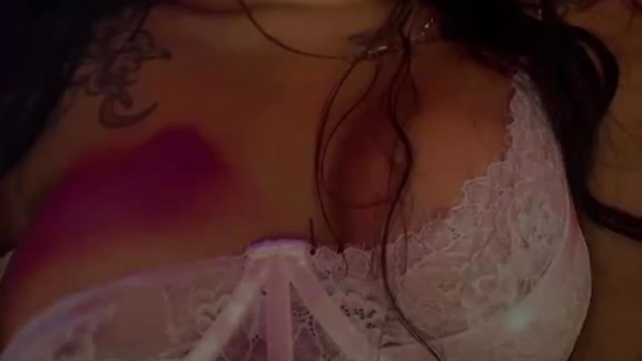 Every curve of this brown body is a promise I’m dying to make you keep - clip cu SharolStorm model videochat