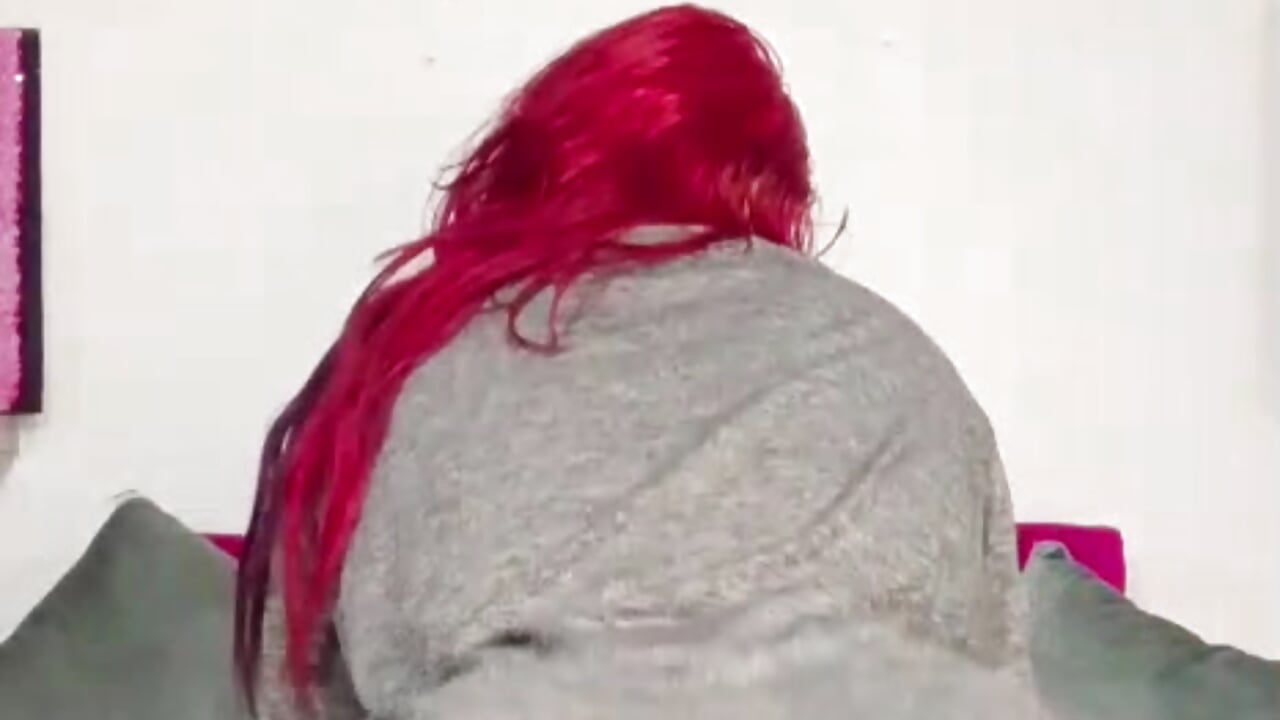 delicious twerking - video by sandyfuckass cam model