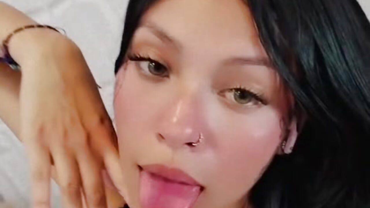 tender face - video by Emily__Stef cam model