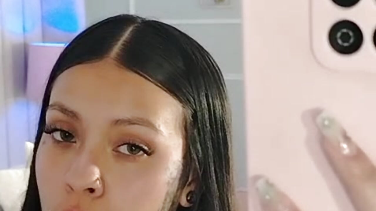 Today I didn't come to convince, I came to shock 💅🏼✨ – video od webkamerové modelky Emily__Stef