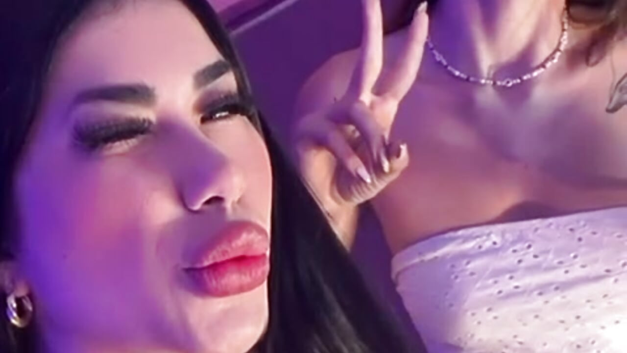 welcomeeeeeeeeeeeee - video by DesireMuses cam model