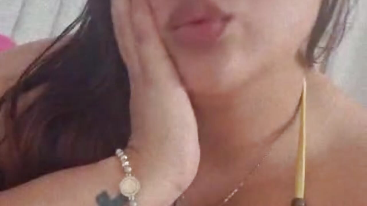 Tattos – video modela na kameri MiaFoox__