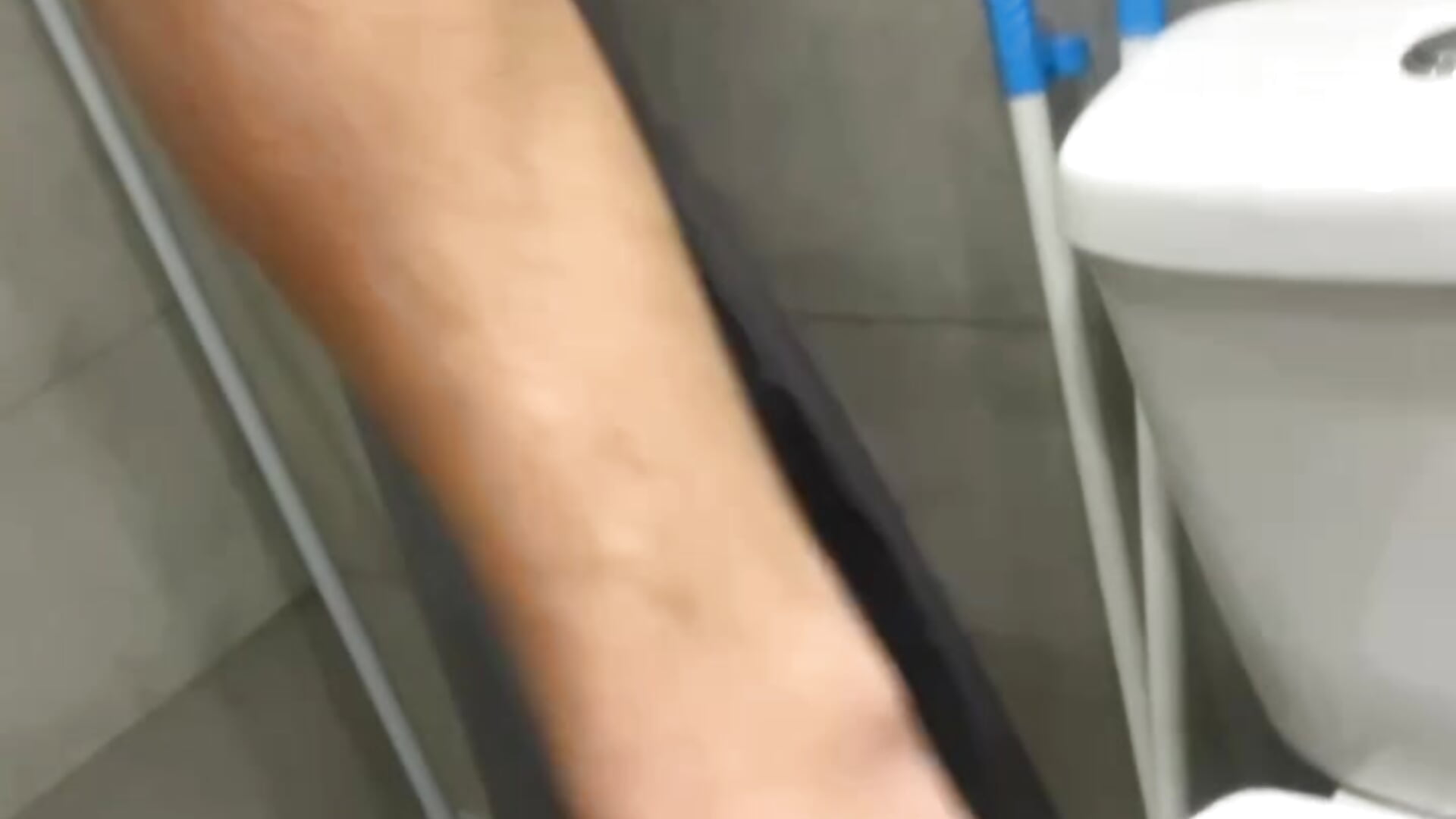 Came Hard in the Shower 💦 - video van Denis_sport cam-model