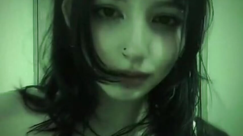 :) – video modela na kameri DollXTao