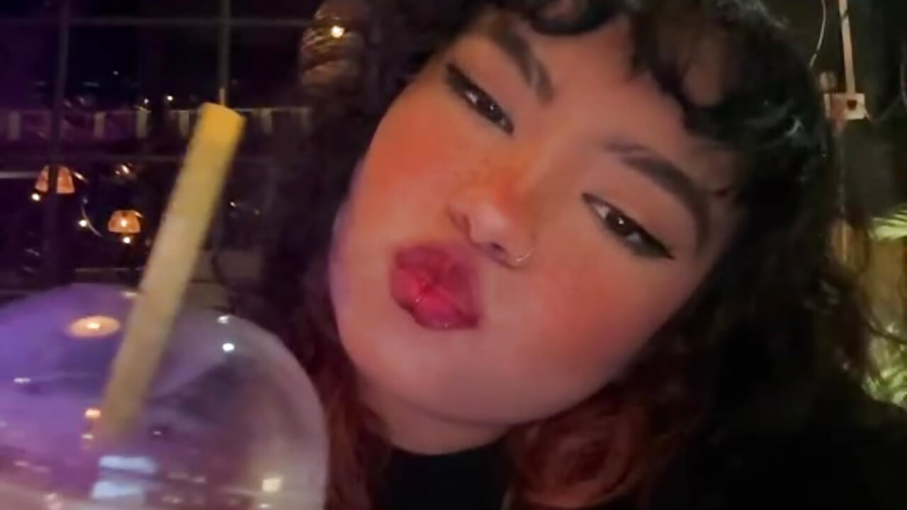 WhatsApp Video 2026-07-29 at 5,42,12 PM - video av Artxmisa7_ cam-modell