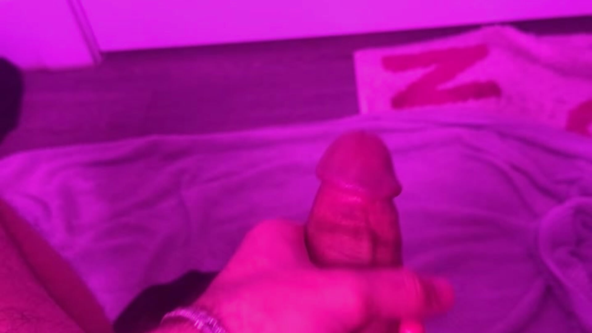 bathroom jerk – video od webkamerové modelky g10vann1papi