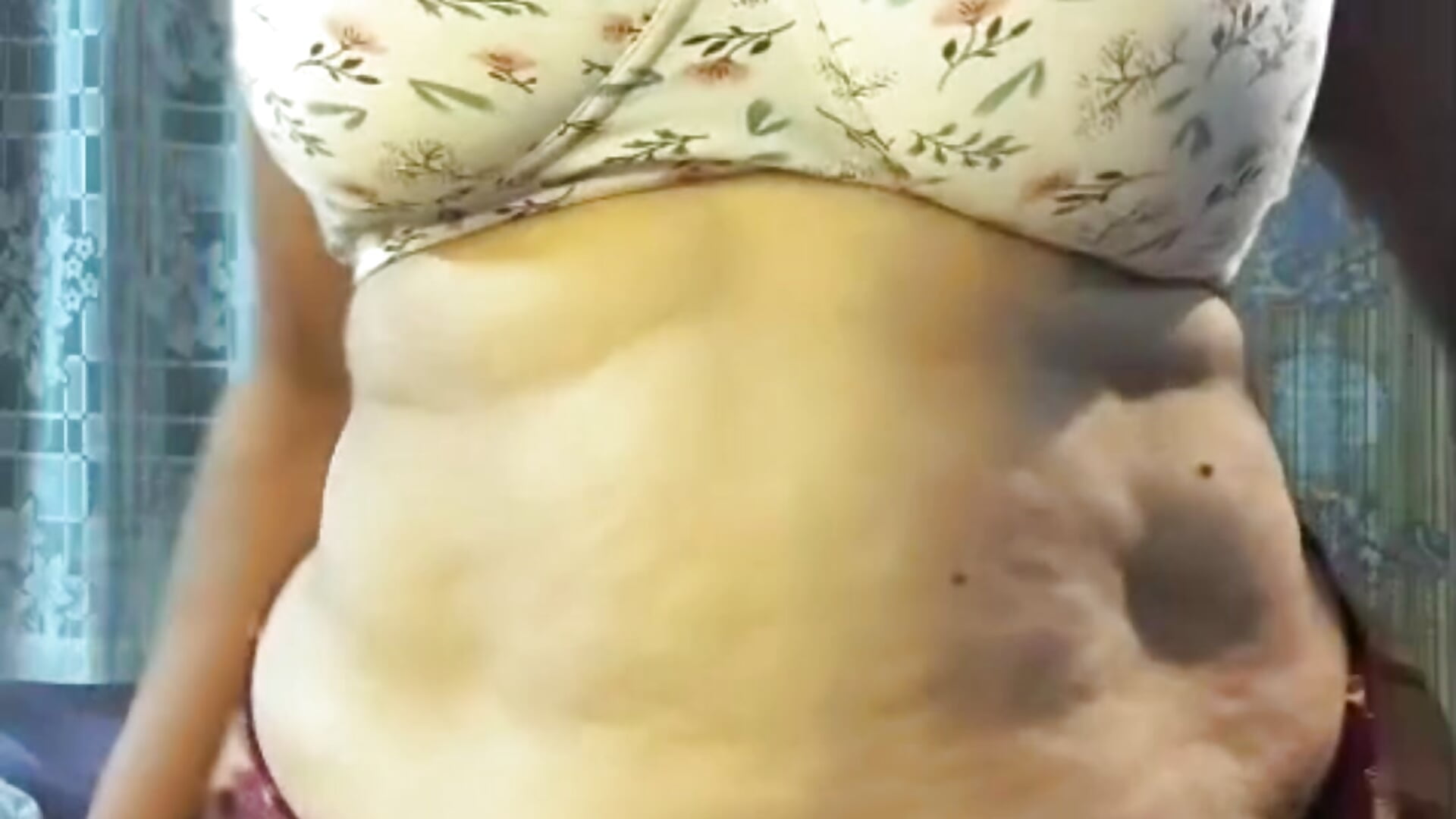 HOT MISTI IN SAREE – video modela na kameri MISTI-KOLKATA-01