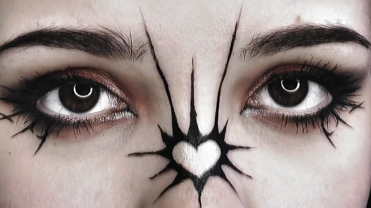 Evil Eyes - video av DorisNova cam model