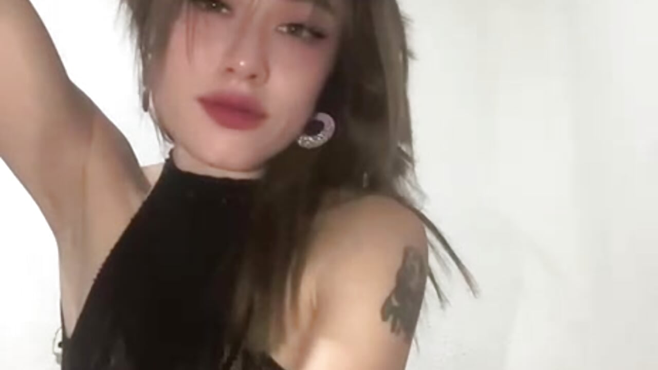 Hi Iam new - video by SuzannaMurr cam model