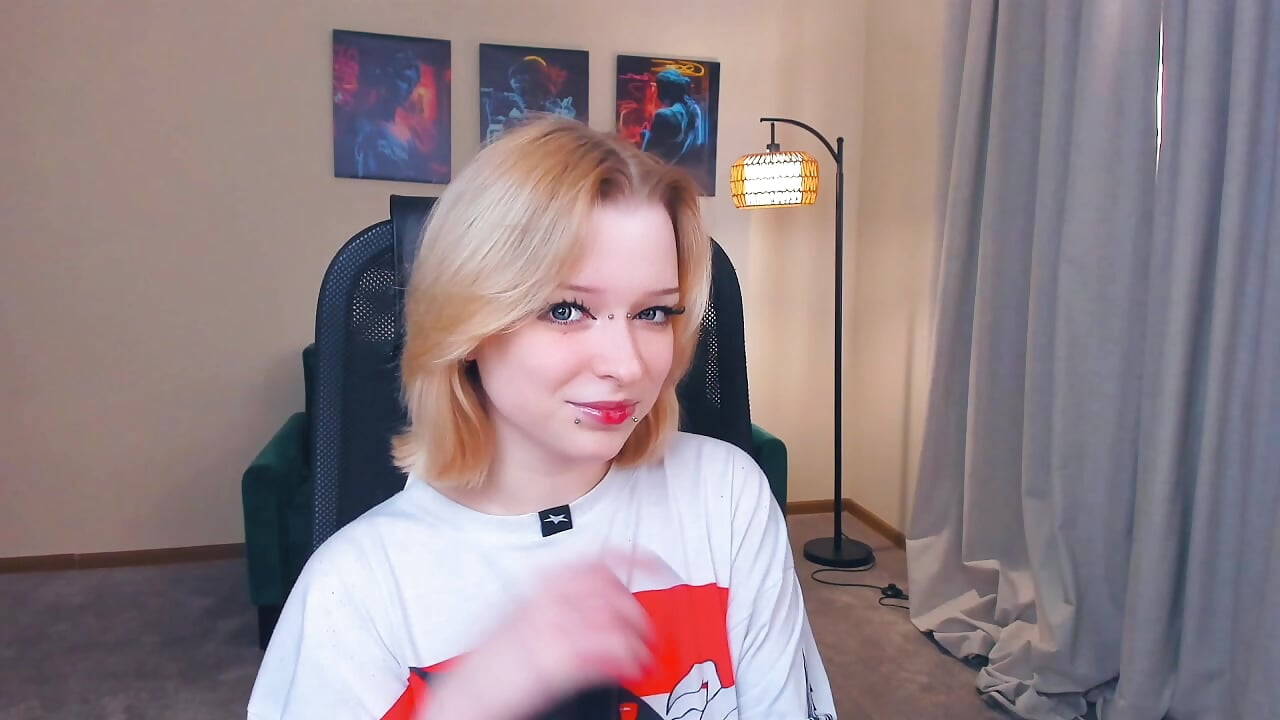 Air kiss for you💋 - 視頻由 PortiaJefford 主播提供